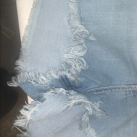 NWOT Hollister Jean shorts - Picture 4 of 5